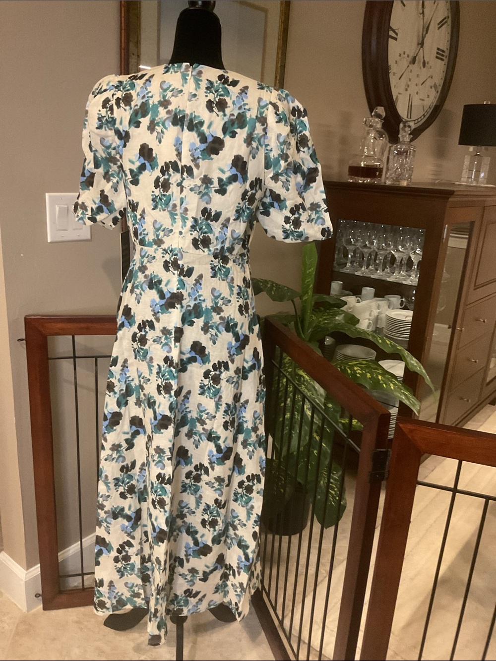 TUCKERNUCK - Budding Bluebell Hadley
Linen Dress, Medium - Picture 6 of 9
